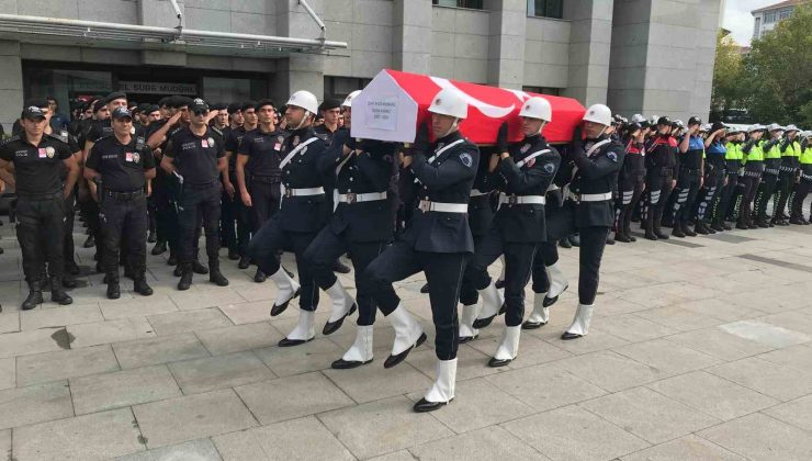 Ümraniye’de şehit edilen polis memuru Şeyda Yılmaz için tören düzenlendi