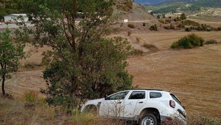 Yoldan çıkan cip devrilmekten son anda kurtuldu