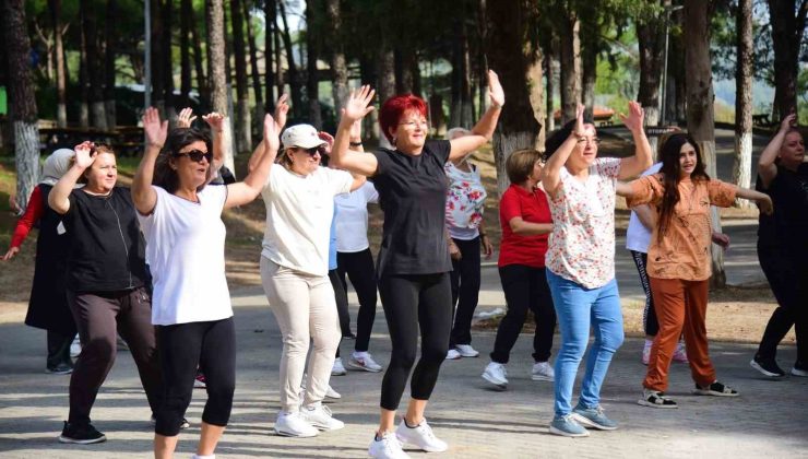 Yunusemreli kadınlar Avrupa Hareketlilik Haftası’nda açık havada spor yaptı