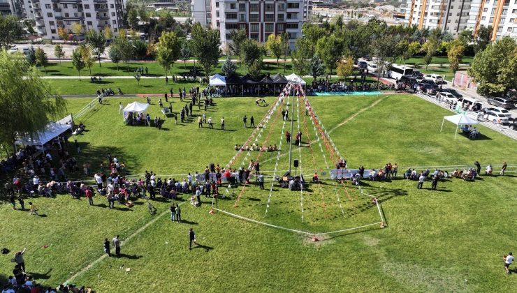 19. Uluslararası Turgut Özal Karakucak Güreşleri coşkulu bir törenle başladı