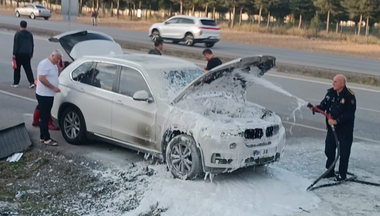 Ankara’da lüks otomobil yandı