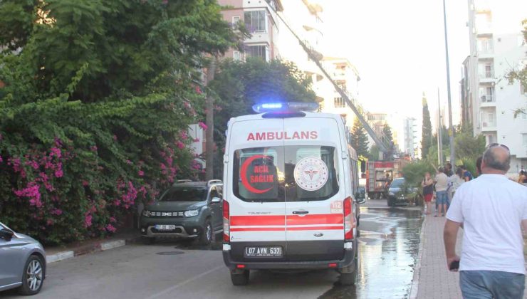 Antalya’da dubleks dairenin terası alev alev yandı, mahalleli sokağa döküldü