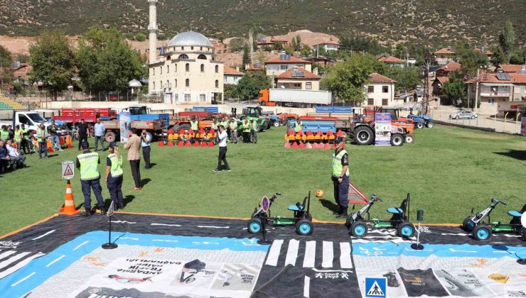 Antalya’da “Köy yolunda trafikte her şey yolunda” etkinlikleri