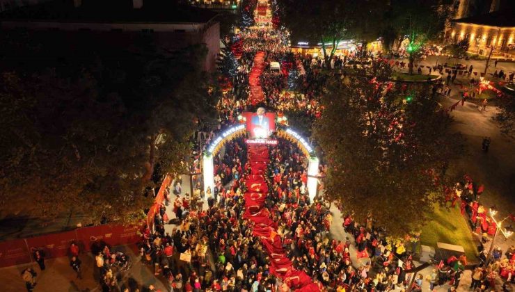 Balıkesir’de Cumhuriyet coşkusu sokaklara sığmadı