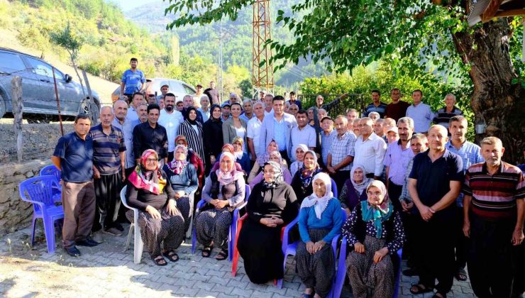 Başkan Atlı’ya köylü sorunlarını sazlı sözlü anlattı