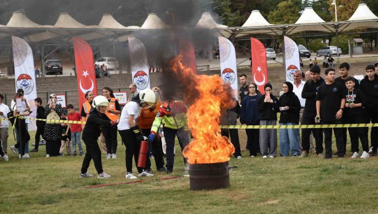 Bilecik’te birçok kurumun katıldığı dev Afet Farkındalık Eğitimi ve Tatbikatı gerçekleştirildi