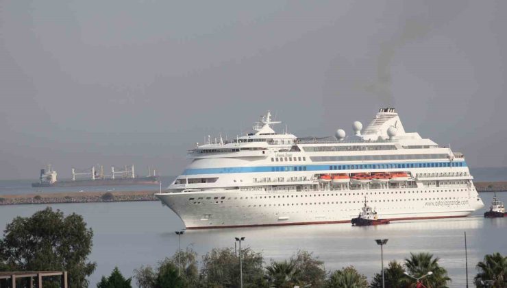 Bin 114 Rus turist, kruvaziyerle Samsun’a geldi