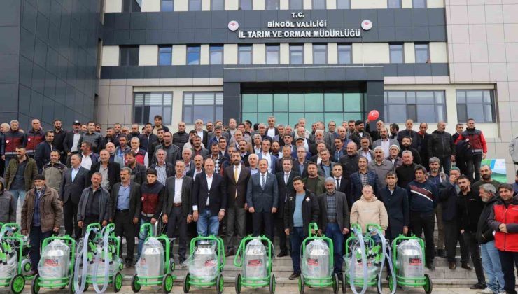 Bingöl’de çiftçilere yüzde 50 hibeli süt sağım makinesi dağıtıldı