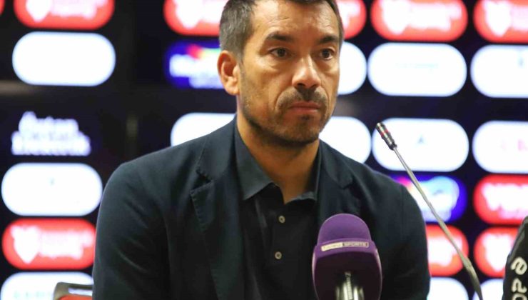 Bronckhorst: “Savaştık, mücadele ettik ama son dakika golüyle berabere kaldık”