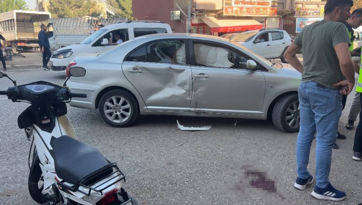 Çarptığı otomobilin camına ok gibi saplandı