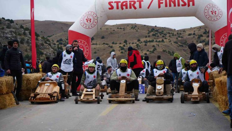 Erzincan’da Formulaz tahta araba yarışları düzenlendi