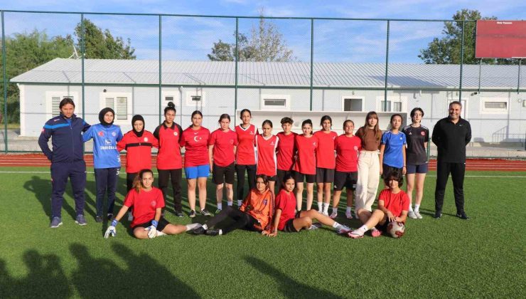 Erzincan’da kadın futbolcuların başarısı kız çocuklarını bu branşa yöneltti