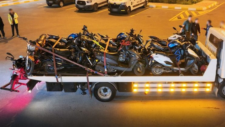 Eyüpsultan’da trafiği tehlikeye sokan 14 motosikletli yakalandı