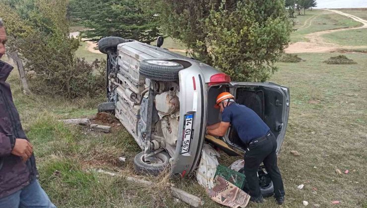 Gölköy’de kontrolden çıkan otomobil devrildi: 2 yaralı