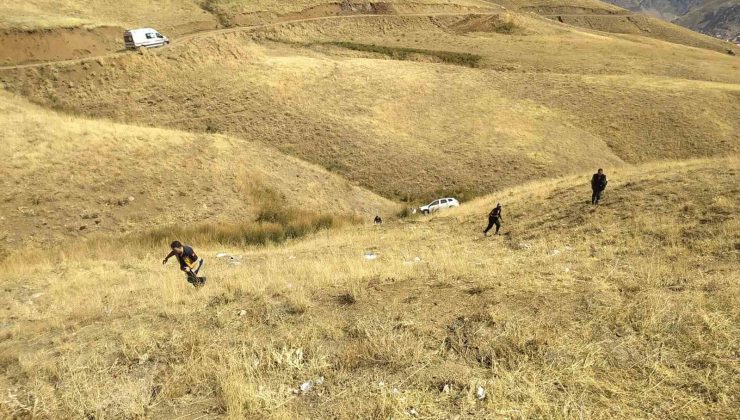 Hakkari’de araç şarampole yuvarlandı: 1 yaralı