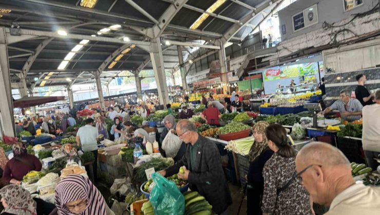 Halk pazarında fiyatlar aynı kaldı