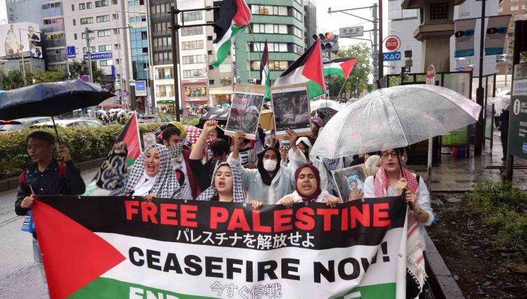 Japonya’da İsrail’in Gazze’deki katliamına karşı protesto yürüyüşü