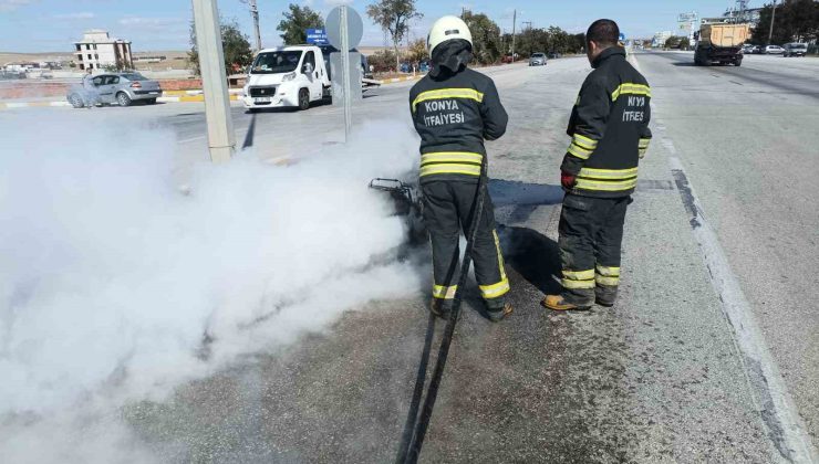 Konya’da yanan motosiklet hurdaya döndü