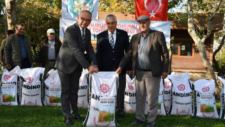 Manisa Büyükşehir’in tohum desteği devam ediyor