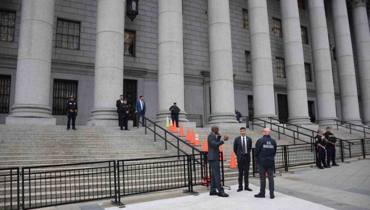 New York Belediye Başkanı Adams, hakkındaki suçlamalarla ilgili ikinci kez hakim karşısına çıktı