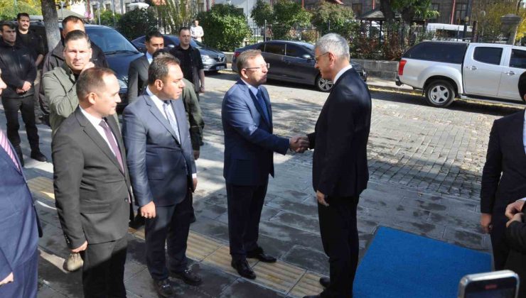 Sağlık Bakanı Memişoğlu, Kars’ta