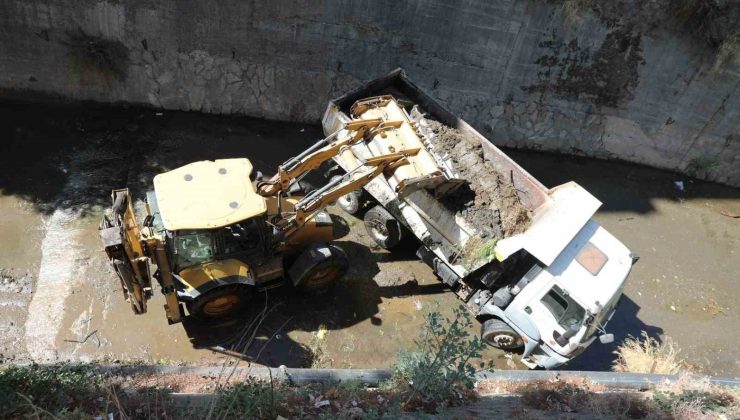 Tabakhane Deresi’ndeki temizlik çalışmaları mahalle halkını memnun etti