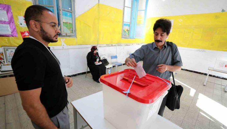 Tunus’ta halk cumhurbaşkanlığı seçimi için sandık başında