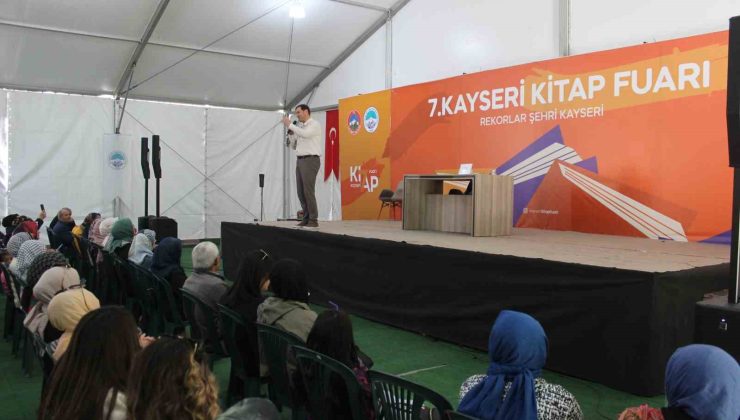 Yazar Efiloğlu: “Kitap fuarlarını bir medeniyetin değişimi, dönüşümü olarak algılamak lazım”