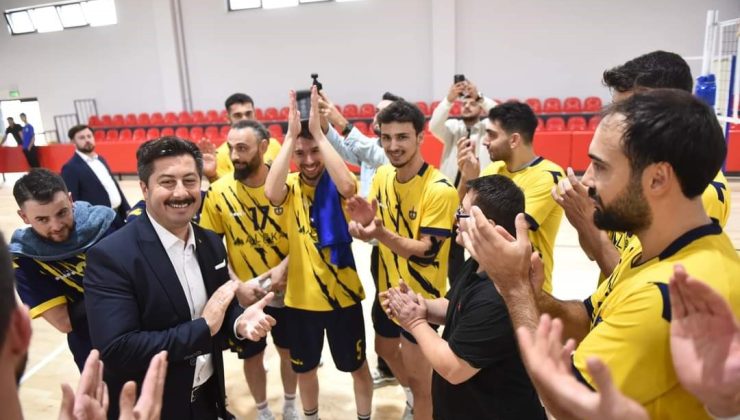 Yenişehir Belediyespor ilk maçında galip geldi