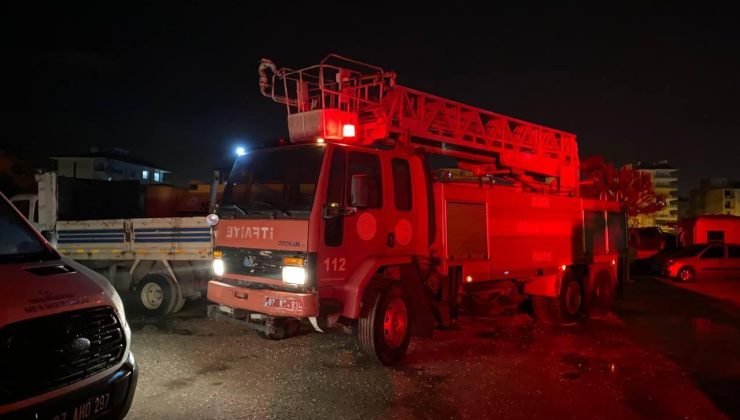 Antalya’da belediyeye ait depoda yangın