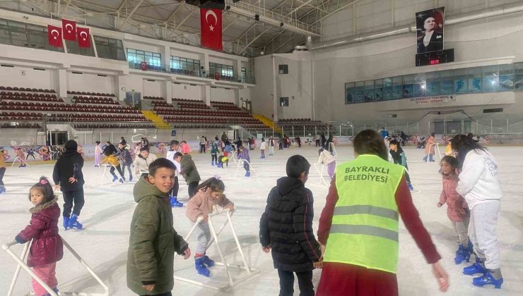 Bayraklılı çocuklar tatilin keyfini yaşadı