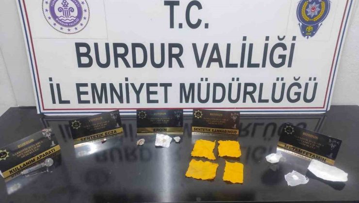 Burdur’da araçta ele geçirilen uyuşturucuya 2 tutuklama