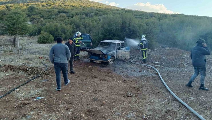 Denizli’de seyir halindeki araç alev alev yandı