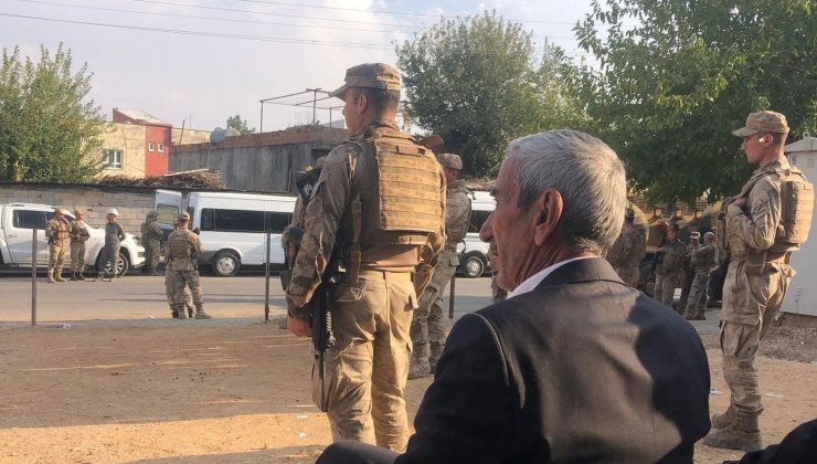 Diyarbakır’da Dicle Elektrik’in, “direk” dikme izni vermeyen vatandaşları elektriksiz bıraktığı iddiası