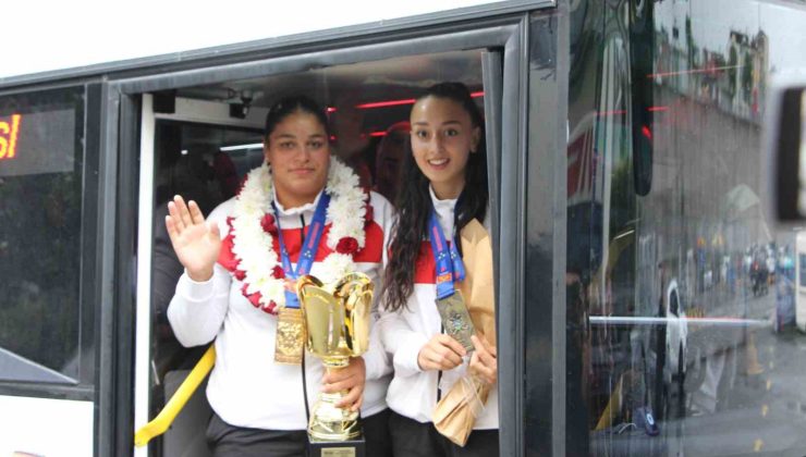 Dünya şampiyonu Havvanur Kethüda’ya, Trabzon’da coşkulu karşılama