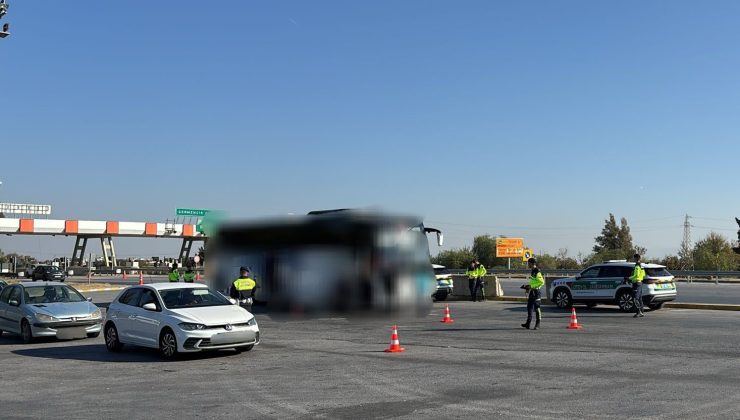 Düzensiz göçmenler Otoyol Jandarması’ndan kaçamadı