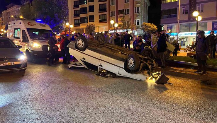 Elektrik direğine çarpan otomobil takla attı: 1 yaralı