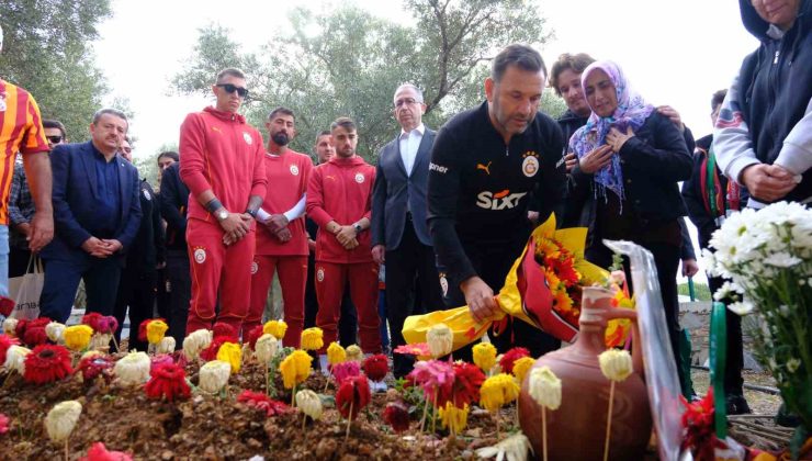 Galatasaray yönetimi ve futbolcular, Yiğit Kurt’un mezarını ziyaret etti