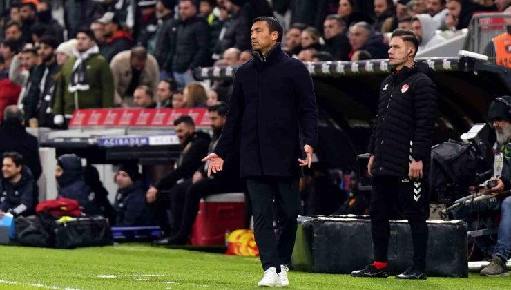 Giovanni van Bronckhorst, yerli oyuncuları tercih etmiyor