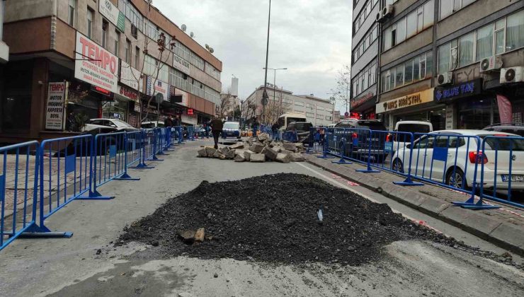 Güngören’de çöken yol hala trafiğe açılmadı, esnaf mağdur oldu