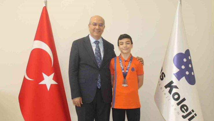 İhlas Koleji öğrencisi karate şampiyonasında gümüş madalya kazandı