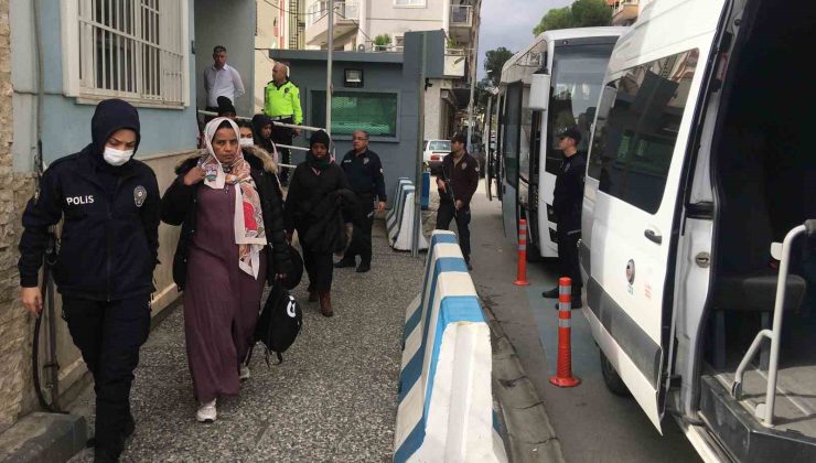 İncirliova’da 32 düzensiz göçmen yakaladı