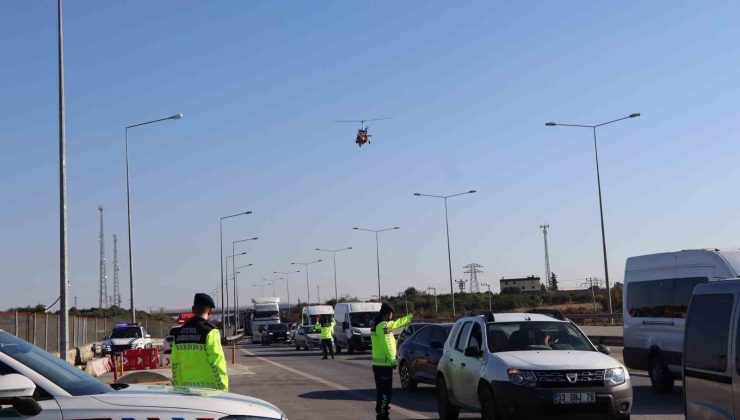 Jandarmanın havadaki gözü ’cayrokopter’ ile otoyolda denetim