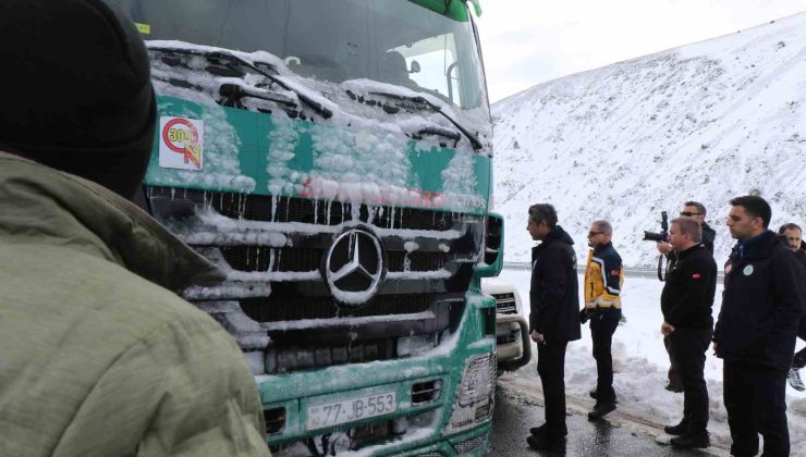 Kar yağışının ardından Erzincan’da kapanan şehirlerarası yollar ulaşıma açıldı