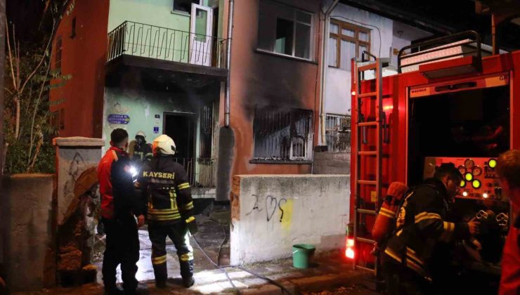 Kayseri’de müstakil evde yangın: 1 kişi dumandan etkilendi