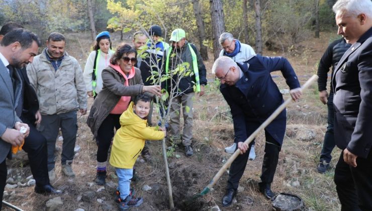 Kazdağları’nda Atatürk’ün anısına fidanlar toprakla buluştu