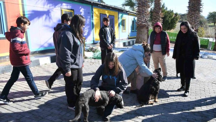 Kuşadası Evcil Hayvan Bakım ve Rehabilitasyon Merkezi, öğrencileri ağırladı