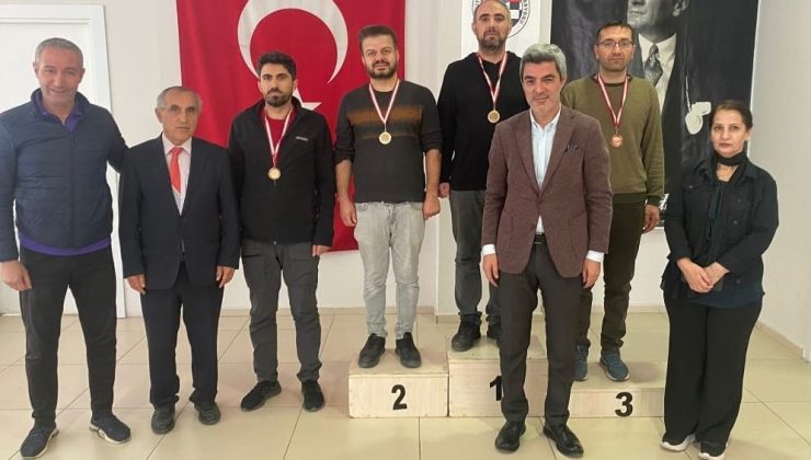 Malatya’da öğretmenler günü satranç turnuvası yapıldı