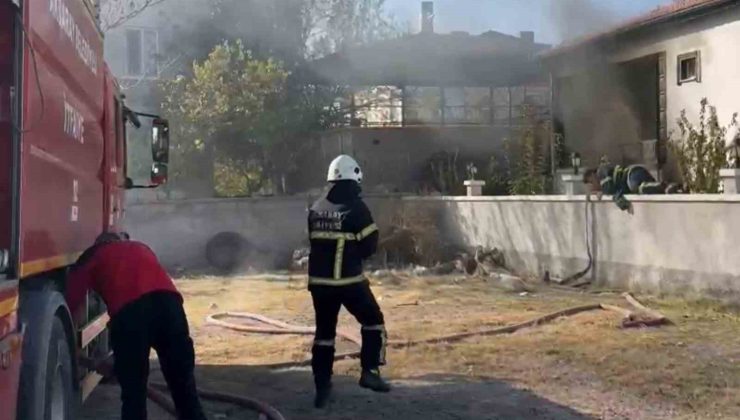 Müstakil evin bodrumunda çıkan yangın korkuttu