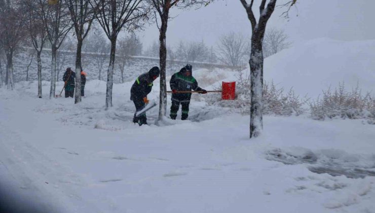 Nevşehir’de kar mesaisi başladı